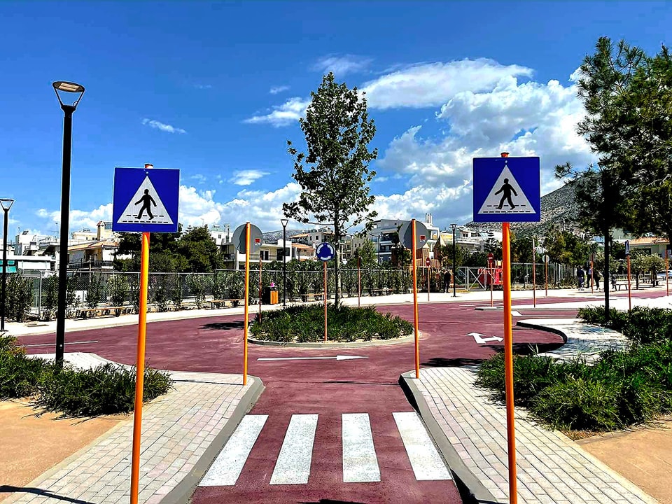 The brand new traffic management park is incredible urban lighting LED Garden Pole Light