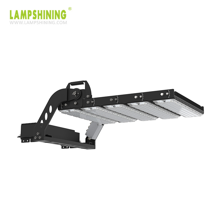 Low glare sports lighting for outdoor courts and fields