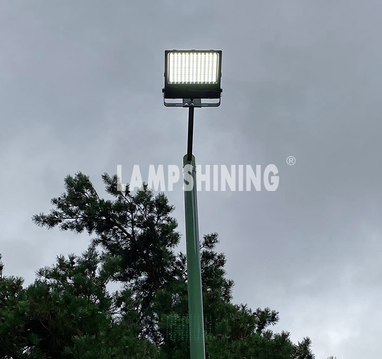 240W Pole Mounted LED Flood Light, 180Lm/w DLC adjustable IP66 LED Pole Flood Light Heads